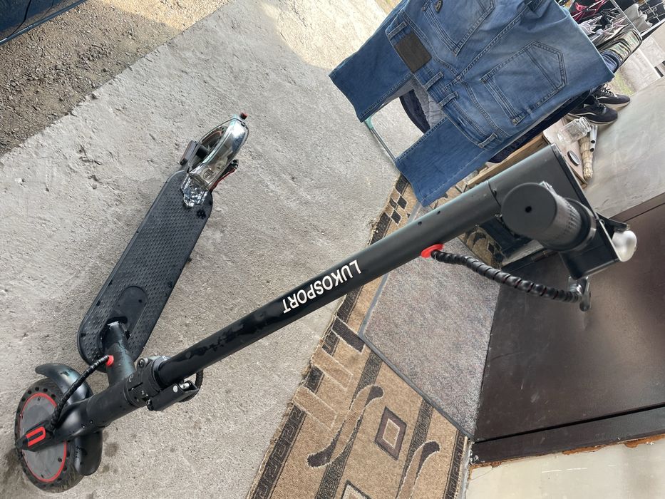 Продам электронный самокат