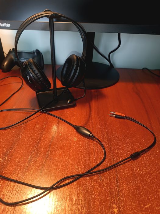 Продаю наушники Microlab K280B + подставка