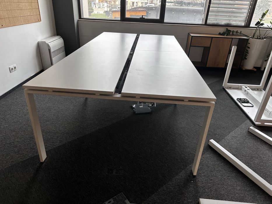 Офис бенч за 4 работни места – 280×140 см, метална основа