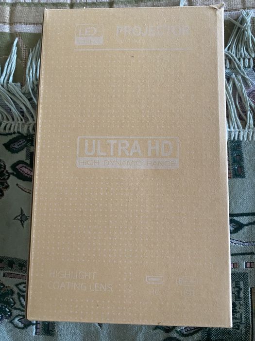 Продается проектор новый