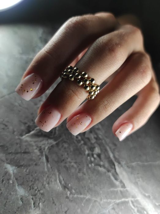 Маникюр  с покрытием 4500 тг  без покрытия 2500