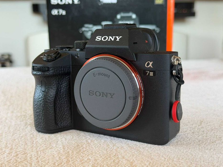 Sony A7 3 на 1163 кадъра с 32 месеца гаранция