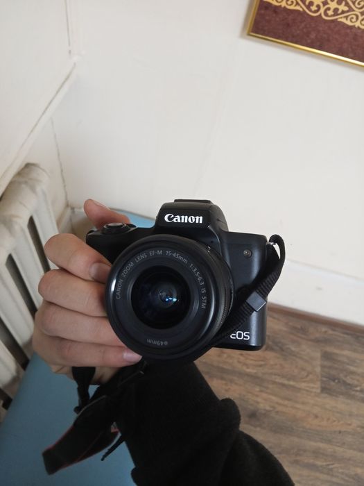 Камера Canon EOS M50