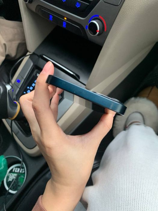 Iphone 13,без каробки,есть шнур