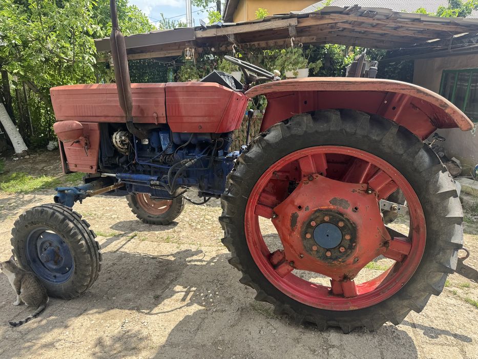 Tractor Universal U445