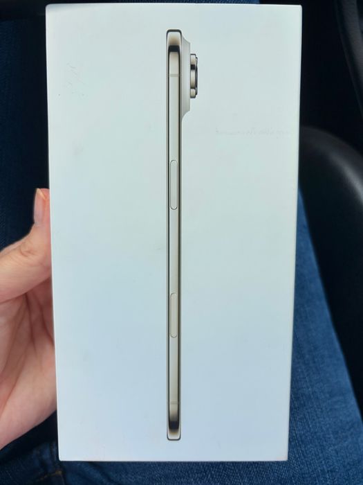 Iphone 17 Air 98% baterie, tinut in husa si folie