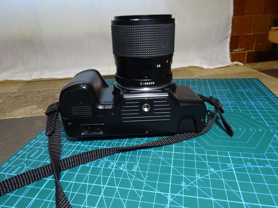 Aparat foto pe film 35 mm Yashica 109 Multi Program  SLR Camera