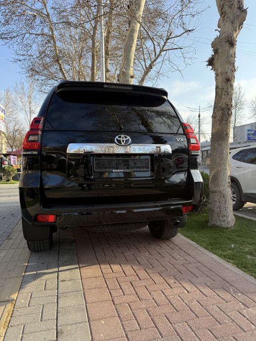 Продам тойота ленд кравсер прада 2023 года без красок без царапин