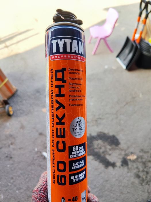 Пена клей титан проф