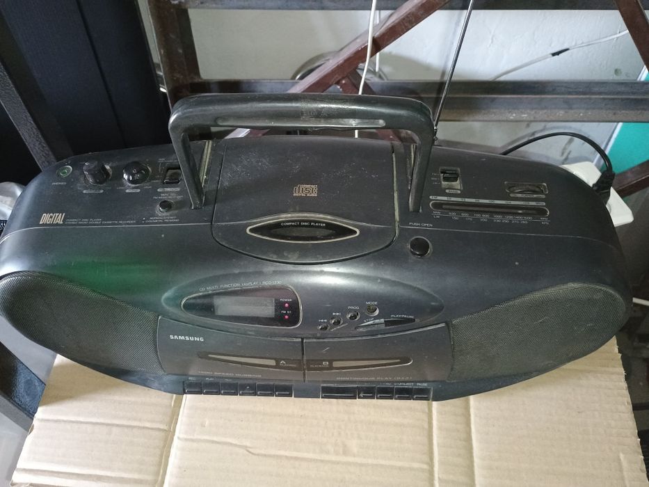 Радиоприемник Samsung Philips.
