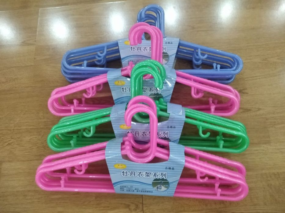 Вешалки Новые для магазина.