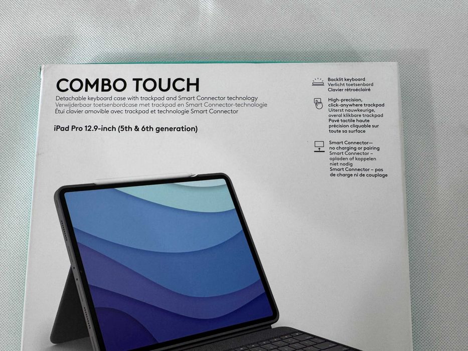 Клавиатура Logitech Combo Touch  iPad Pro 12.9