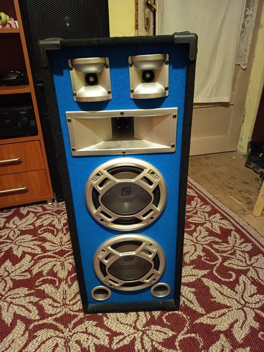 De vânzare amplificator bas + boxă PA