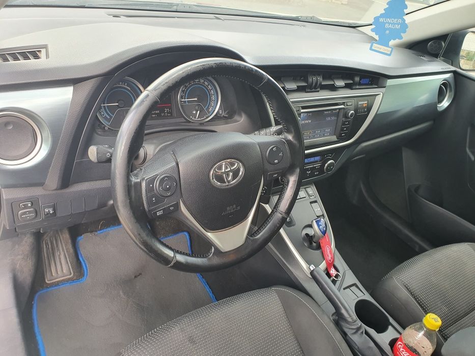 Toyota Auris Hatchback , Hybrid , an 2013