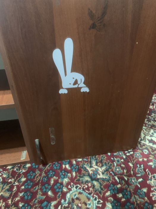 Парта тумбочка си билан