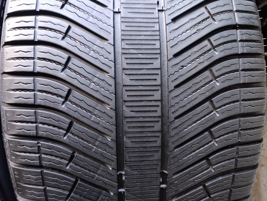 Anvelope de iarnă 295 40 20 Michelin dot 2022