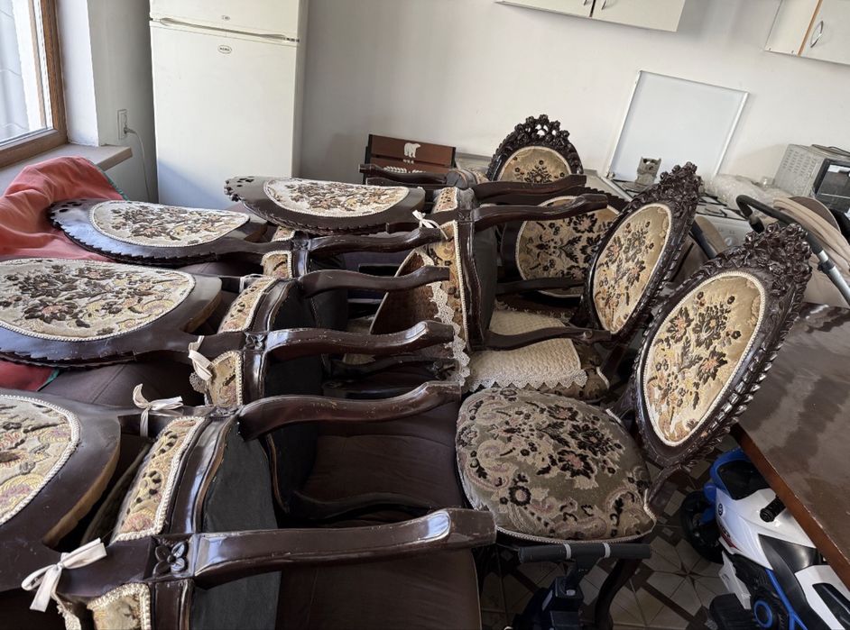 Продам стол стулья мебель