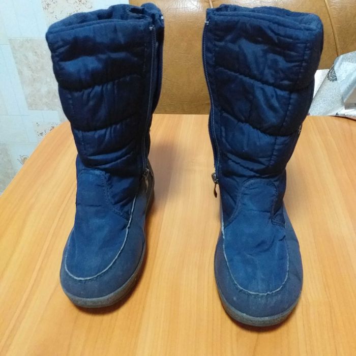 Продам сапожки размер 32,цена 1000тенге.