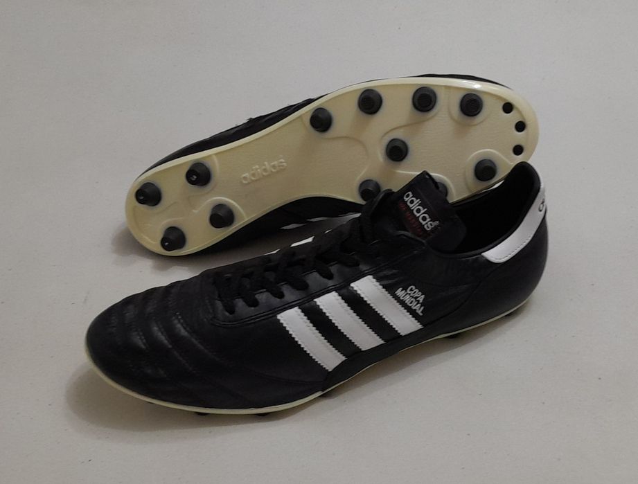 Ghete noi ptr fotbal ADIDAS Copa Mundial, piele naturală, nr. 50 EU