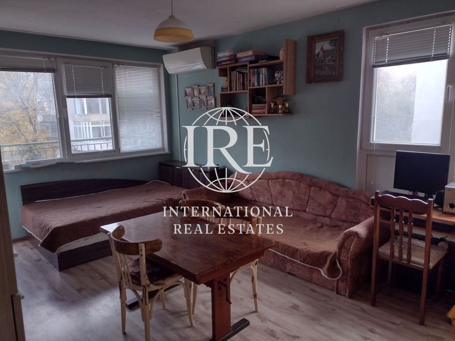 Продава се Тристаен апартамент в Варна, Окръжна болница - 77 кв.м за 1401 €/кв.м - Снимка #1