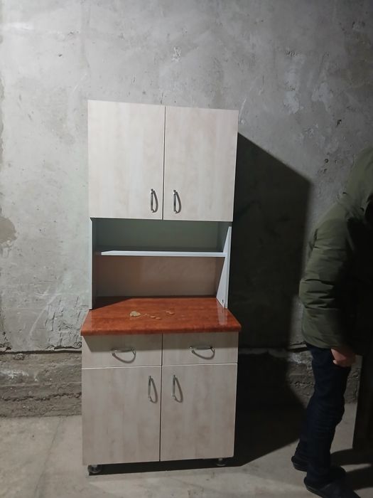Кухини мебил сотилад.
