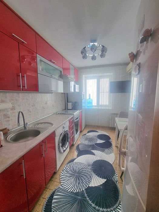Продам 2 комн., кв., в Центре, магазин Рахат