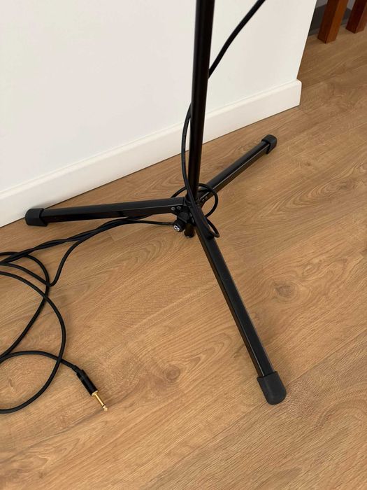 Set Microfon Behringer + stativ K&M + cablu
