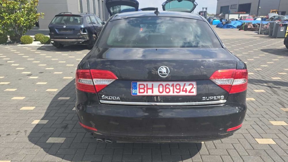 Dezmembrari dezmembrez Skoda Superb 2 facelift 2.0 TDI cod motor CFG