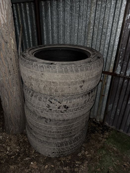 Продам шины 275,75,20