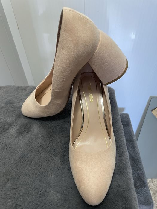 Туфли новые бежевые