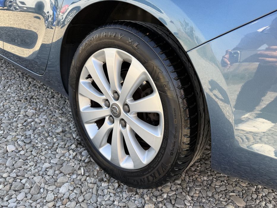 Opel Astra J COSMO 1.7CDTI 2013 Euro 5 Clima/Navi/Bi Xenon/Daylight Led