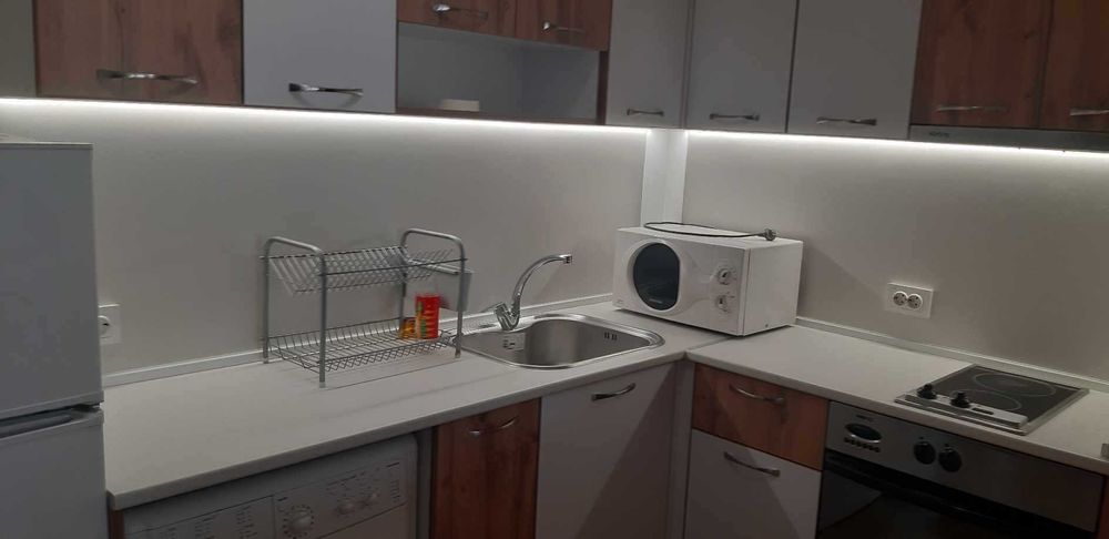 Дава се под наем Тристаен апартамент в Търговище, Център - 73 кв.м за 280.5 € - Снимка #3