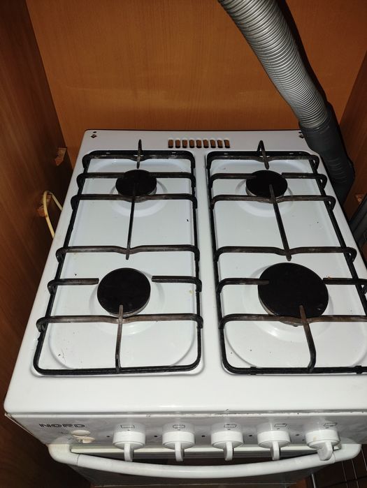 Продам газовую плиту