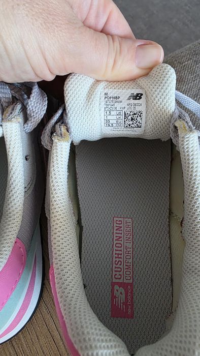 Продам детские кроссовки