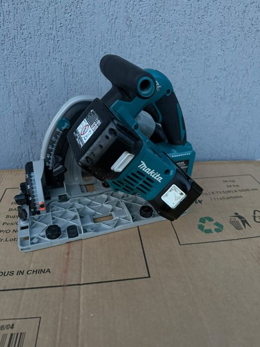 Circular cu plonjare Makita DSP 600