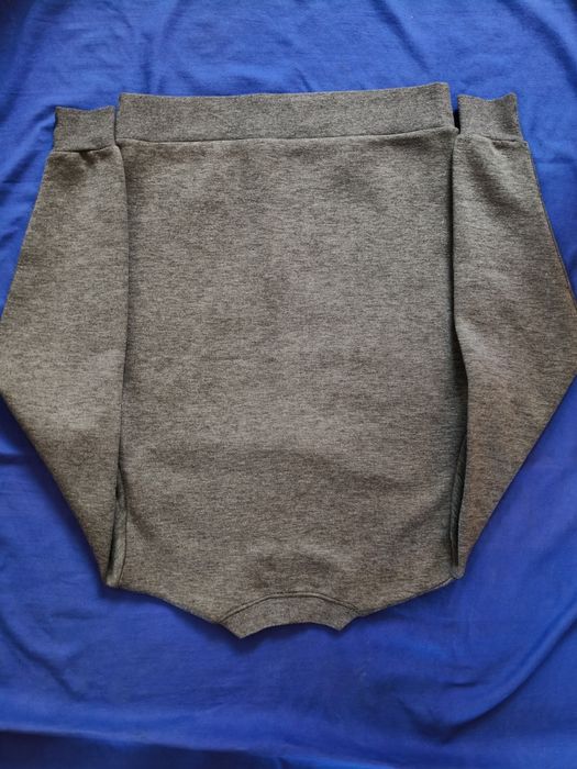 Vând bluza Justin Bieber