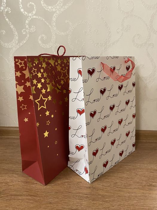 Картонные пакеты подарочные