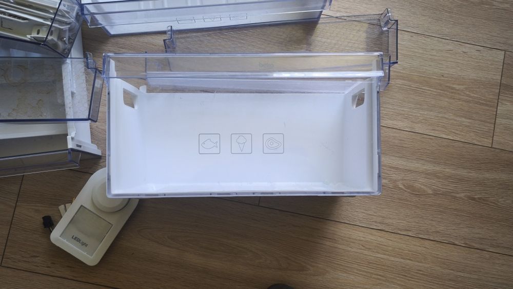 Чекмеджета за хладилник Beko