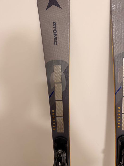 Schiuri Atomic Redster Q9 Revoshock S 160 cm + Legaturi X12 GW