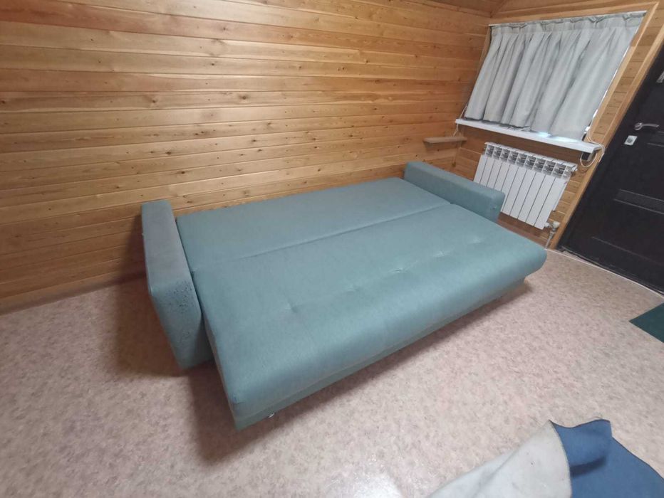 Продам раскладной диван с подушками