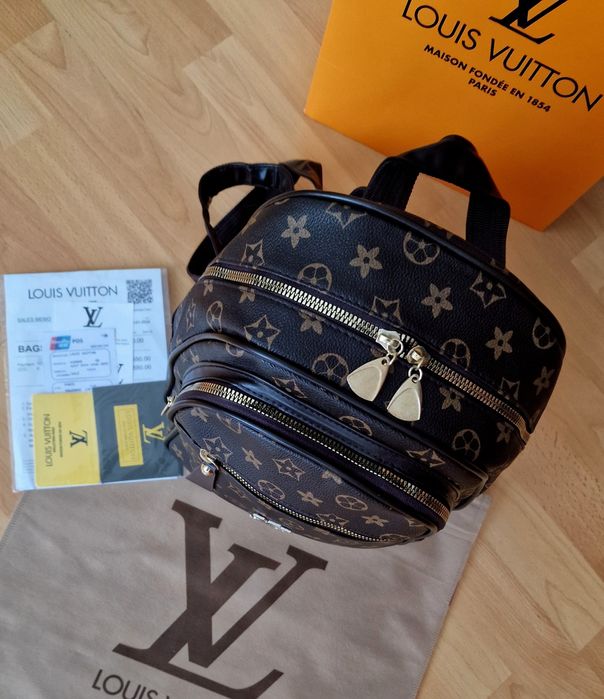 Rucsac LV,new model, logo metalic auriu,31cm saculet, etichetă