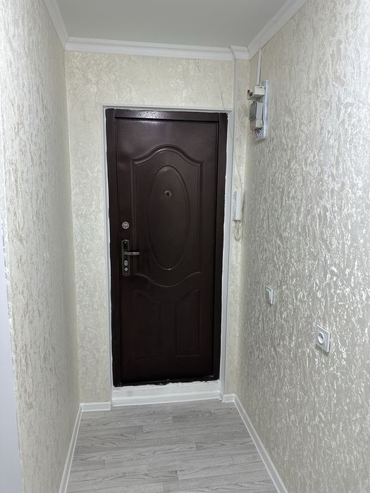 Продам 2 квартиру  Есет Батыр 105 к2