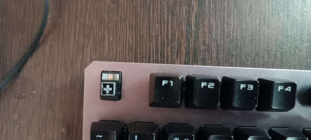 Продам клавиатуру asus tuf gaming k7