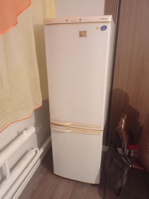 Продаю холодильник в отличном состоянии торг есть