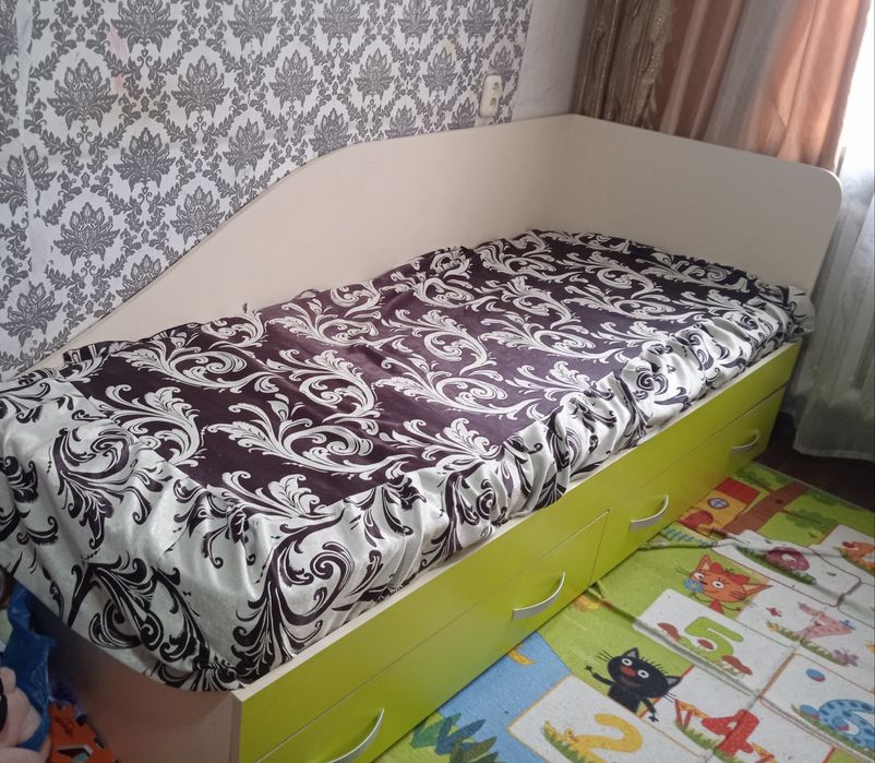 Продаю кровати с ящиками