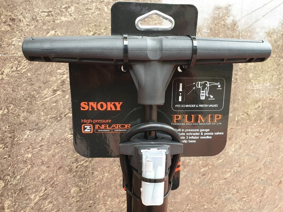 Насос универсальный SNOKY для авто и велосипеда.