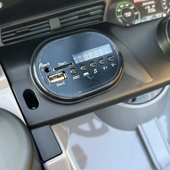 Masinuta electrica copii, Audi SQ8, 70W, 12V, roti moi scaun tapitat