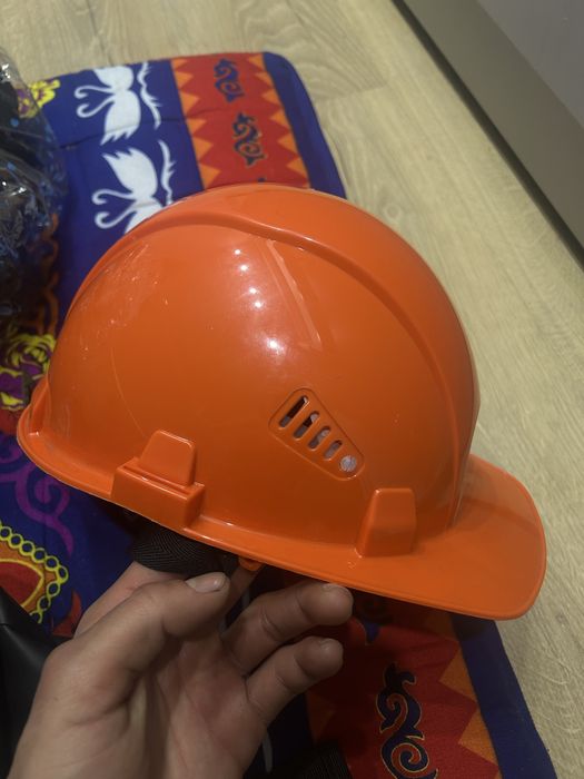 Продам каска строительства
