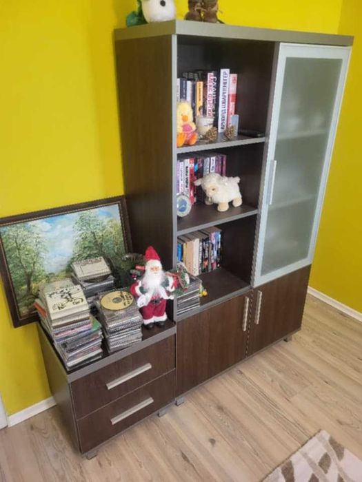 Модулна холна секция и витрина (венге и сребристо) – Отлично състояние