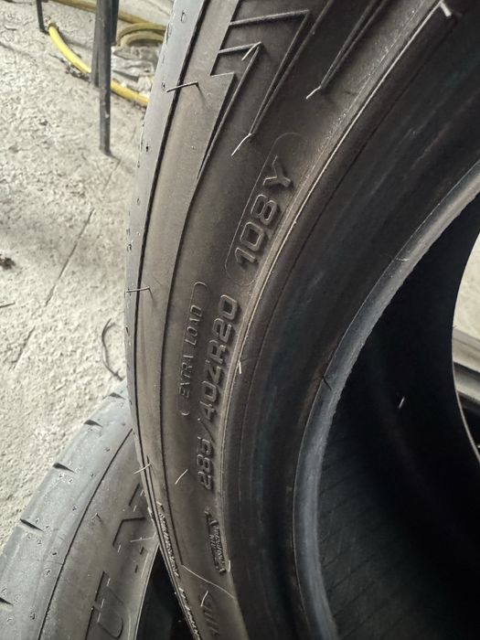 Vand 2 anvelope 285/40 Dunlop